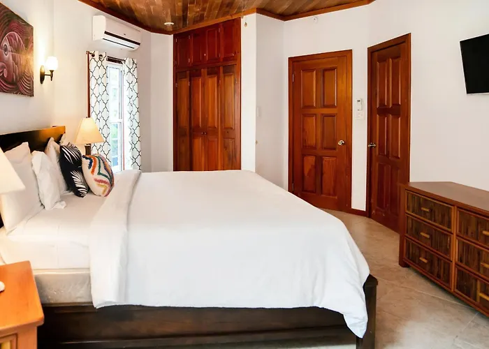 White Sands Cove G02-romantic Partial Ocean View 1 Bedroom By Floreo San Pedro (Ambergris Caye)